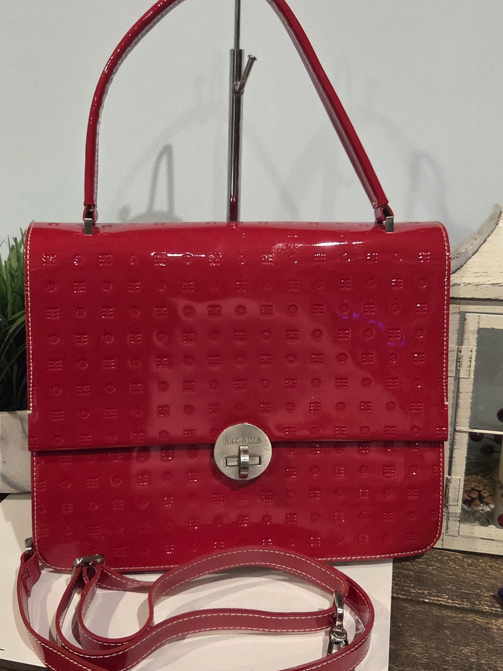 Arcadia Red Patent Leather Embossed Logo Handbag - Made In Italy